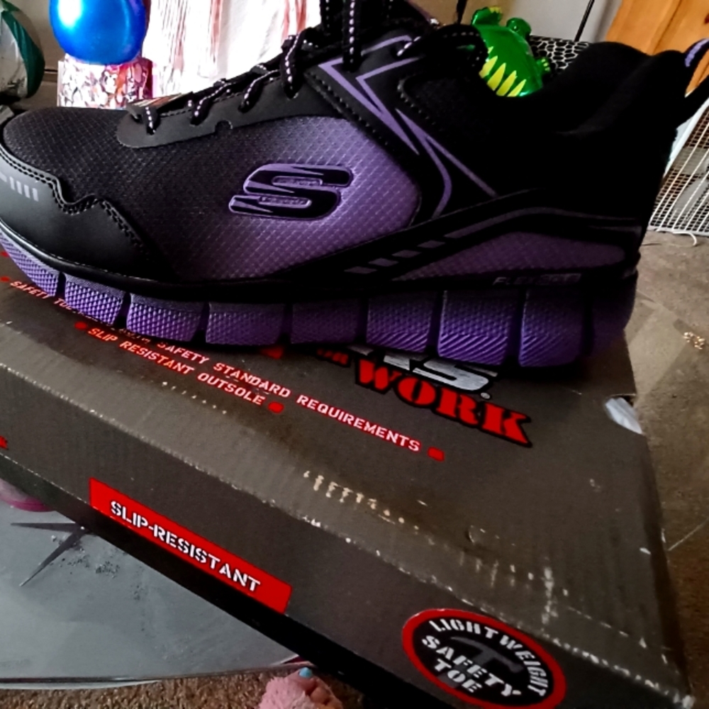 New shoes size 8 women's
